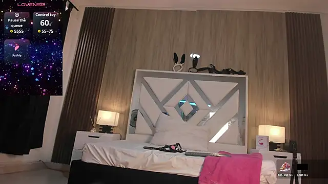 VanessaHard as online show from December 5, 8:10 pm