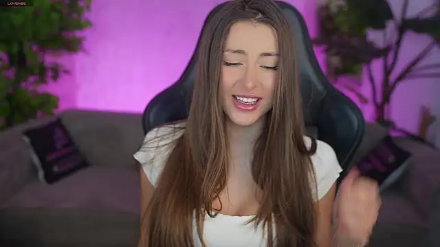 Luna secretgirl online show from April 26, 8:01 am