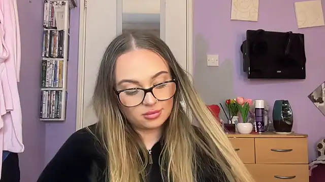 SexySashaxox online show from February 23, 10:53 pm