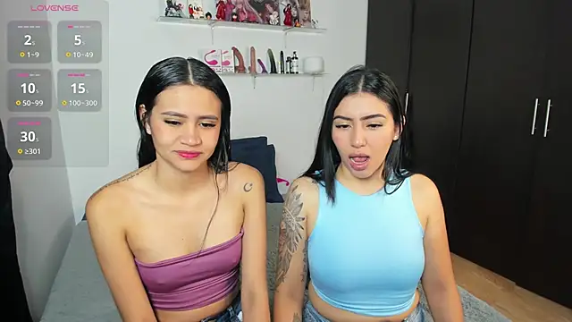 marianaandvalen online show from November 1, 11:36 am