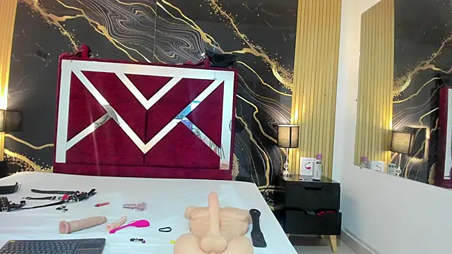 VioletRose as online show from November 7, 12:05 am