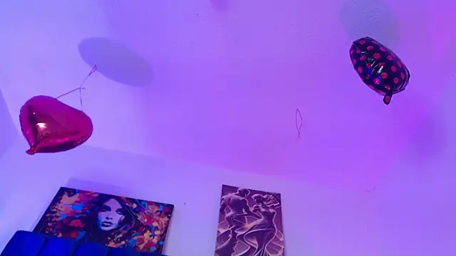 Annie switt online show from April 25, 4:48 am