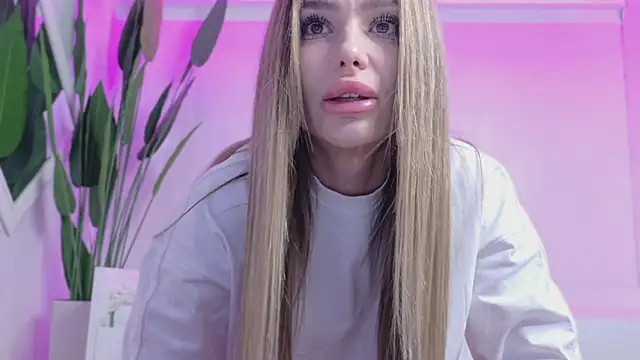 KaseyQuinn  online show from April 27, 8:28 pm