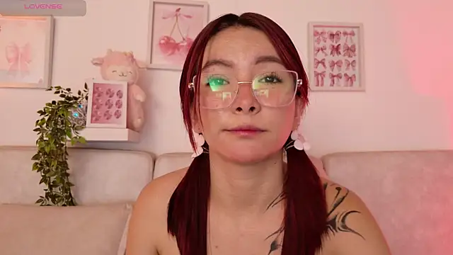 Yumii sweetgirl online show from April 25, 1:41 pm