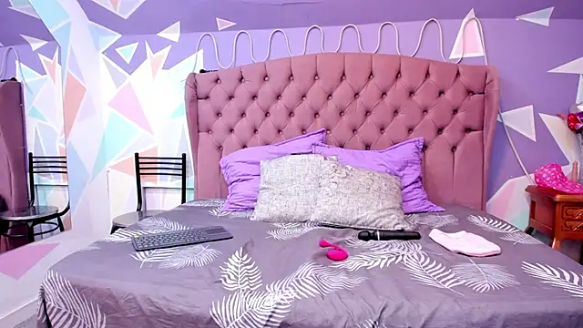 ZaharaSkylar online show from September 19, 12:04 pm