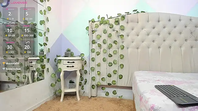 ZaharaSkylar online show from October 20, 1:47 pm