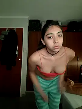 missapril0101 online show from July 30, 5:52 am