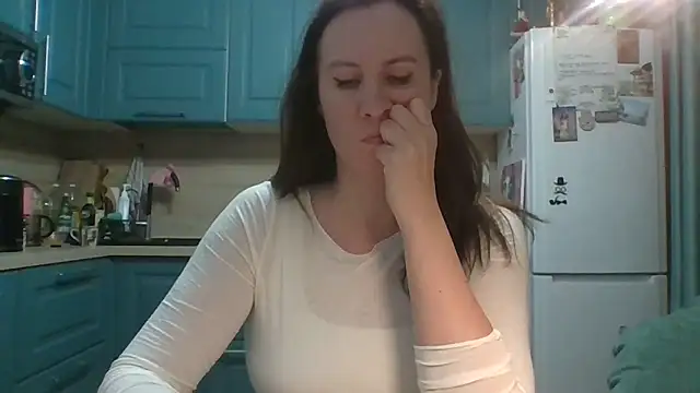 ALICAINWONDERLAND online show from April 23, 5:59 pm