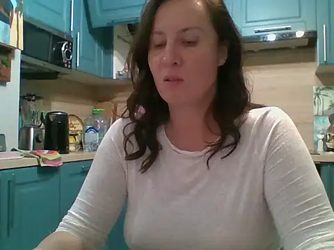 ALICAINWONDERLAND online show from October 29, 8:55 pm