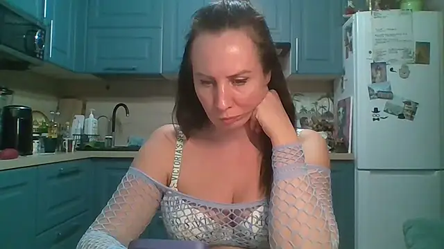 ALICAINWONDERLAND online show from March 29, 6:51 pm