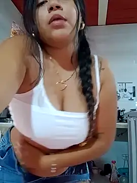 Snapshot of niiky_68 chatting on October 2, 2:00 pm niiky 68 online show from October 2, 2:00 pm