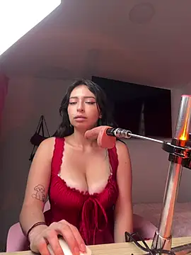 larsonbeverly online show from April 23, 7:05 pm