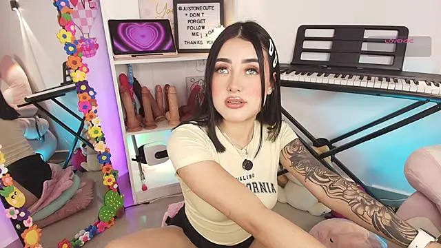 justonecute online show from March 15, 12:45 am