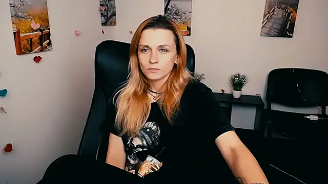 PeppyMia online show from November 24, 7:43 am