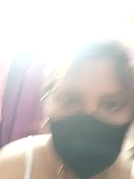 misspriya03 online show from January 5, 5:27 pm