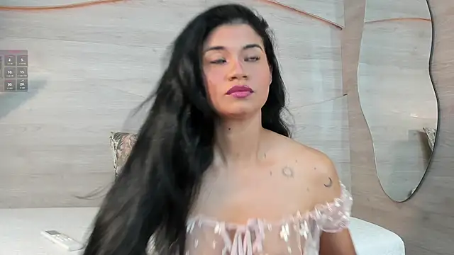 Snapshot of Alma_Leon chatting on October 15, 6:54 pm Alma Leon online show from October 15, 6:54 pm