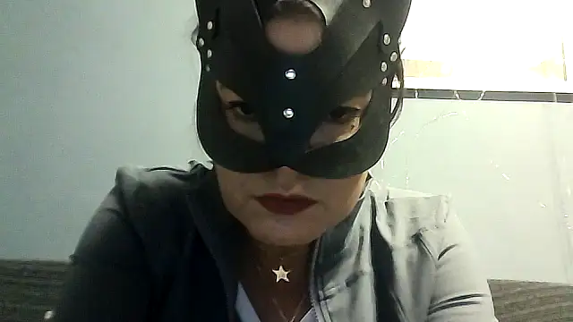 vanitafalcao online show from October 10, 6:35 pm