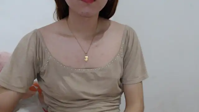 Dolly Peach  online show from March 27, 12:28 pm