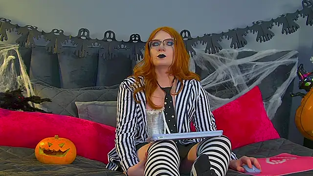 AliceAllisons online show from October 30, 8:21 pm