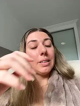louiseberkeley online show from July 1, 2:00 am