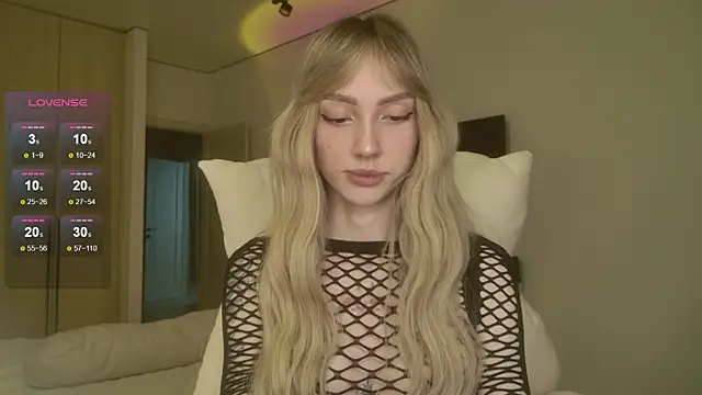 Lunainnk online show from April 30, 1:55 am