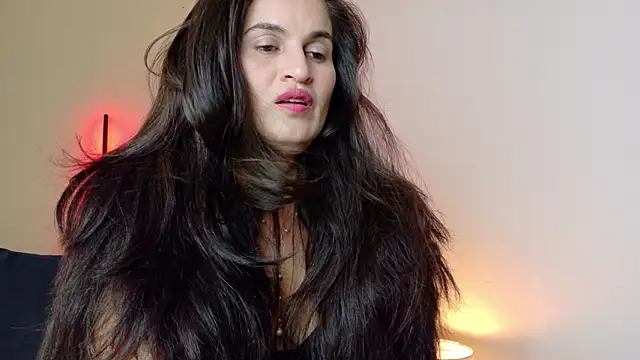 lizdevine online show from February 12, 6:31 pm