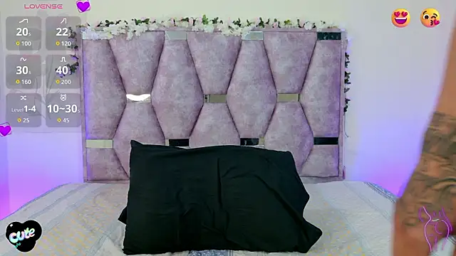 lana and liam  online show from February 11, 10:17 am