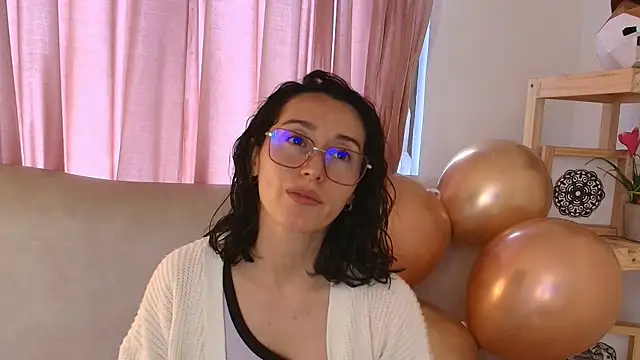 Ginevra esposito online show from April 21, 12:45 pm