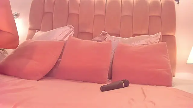 aishathornee online show from April 24, 9:50 pm