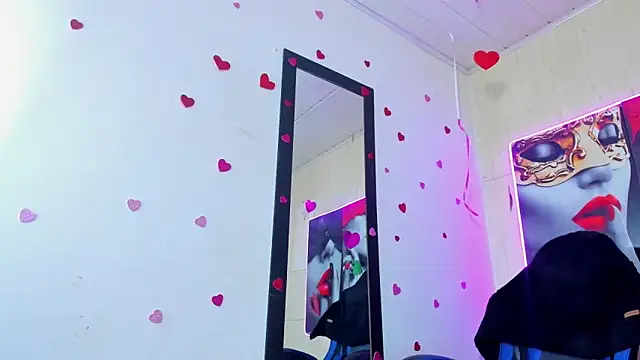 Raven Rouge  online show from April 25, 1:41 pm