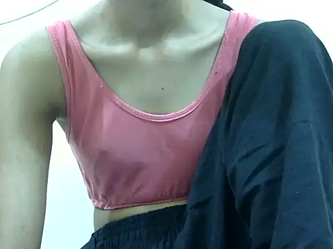 smallcuute online show from January 7, 8:56 pm