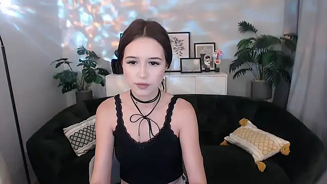 Snapshot of BlackEyesGirl chatting on September 12, 7:07 am BlackEyesGirl online show from September 12, 7:07 am