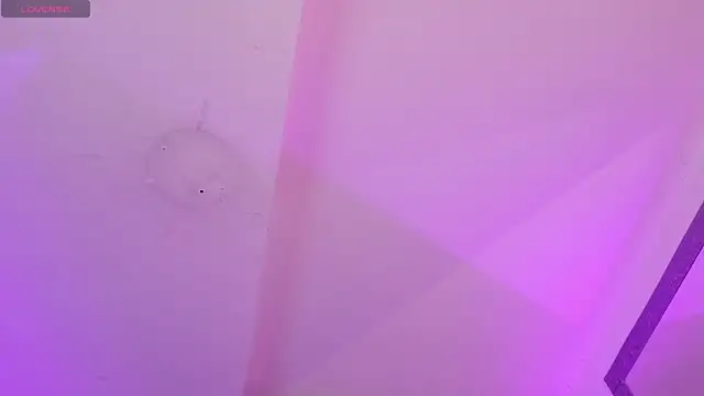 crystaldarliing online show from March 26, 7:04 pm