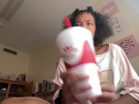 luvrgrllani online show from September 10, 8:31 pm