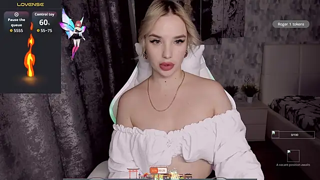 Snapshot of KiraKrox chatting on October 15, 6:54 pm KiraKrox online show from October 15, 6:54 pm