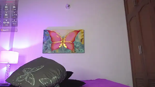 Snapshot of valentina_king18 chatting on October 14, 7:16 pm valentina king18 online show from October 14, 7:16 pm
