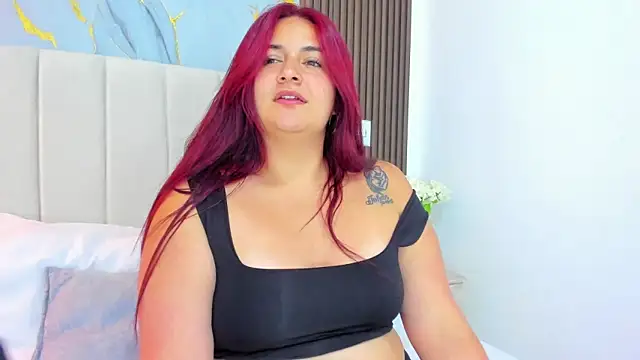 Victoria Guzman online show from April 22, 6:05 pm