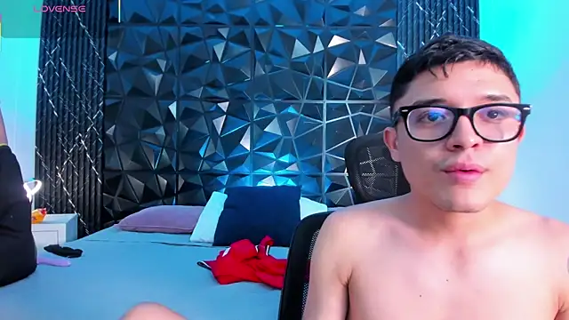 Snapshot of StephanAndSamantha chatting on October 14, 10:23 pm StephanAndSamantha online show from October 14, 10:23 pm