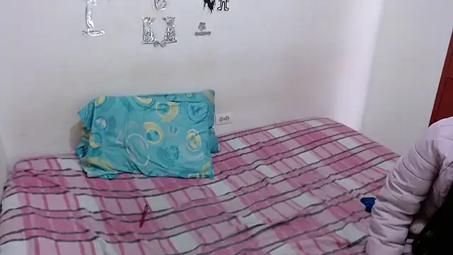 EvaHarryy online show from April 9, 9:31 pm