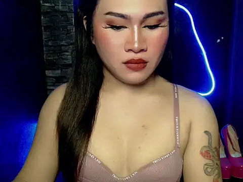 pretty lassy online show from October 14, 4:53 pm