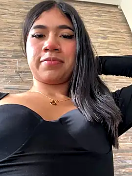 Snapshot of LiaSaenz27 chatting on September 18, 6:17 pm LiaSaenz27 online show from September 18, 6:17 pm