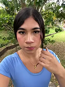 Snapshot of LiaSaenz27 chatting on September 12, 3:52 pm LiaSaenz27 online show from September 12, 3:52 pm