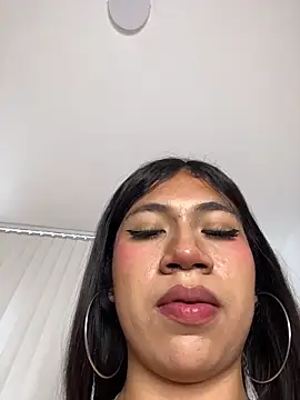 Snapshot of LiaSaenz27 chatting on October 9, 4:22 pm LiaSaenz27 online show from October 9, 4:22 pm