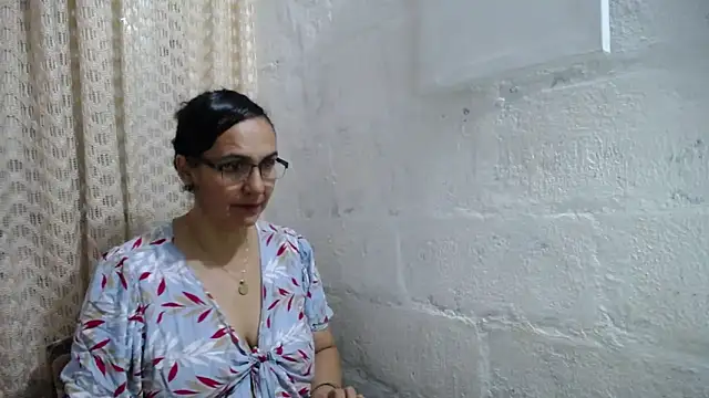 gabbyparker  online show from October 22, 9:47 am