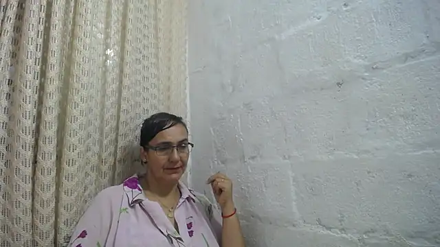 gabbyparker  online show from April 25, 11:24 am