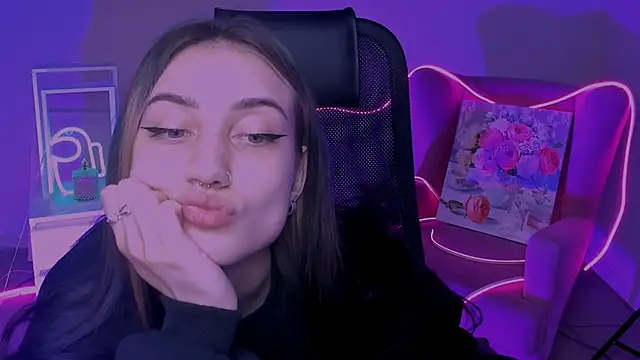 Snapshot of olivianorton chatting on October 11, 12:30 pm olivianorton online show from October 11, 12:30 pm