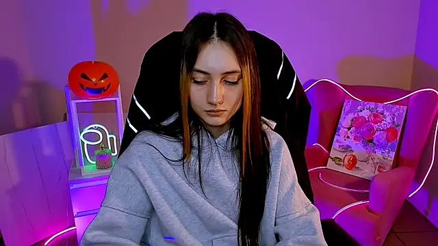 Snapshot of olivianorton chatting on October 23, 3:18 pm olivianorton online show from October 23, 3:18 pm