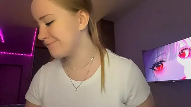 PandaFluff online show from April 29, 5:40 pm