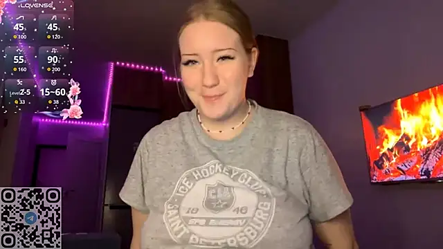 PandaFluff online show from April 24, 7:38 pm