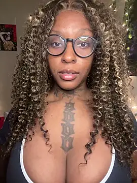MistiSavannah online show from April 30, 1:44 am